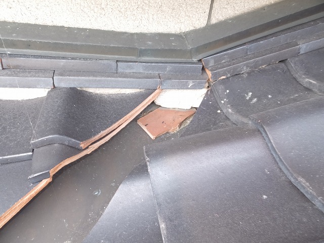 早めの補修が推奨される谷板金交換